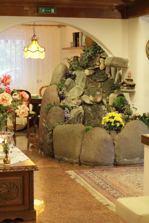 Hotel Waldhof 코르나이아노 외부 사진