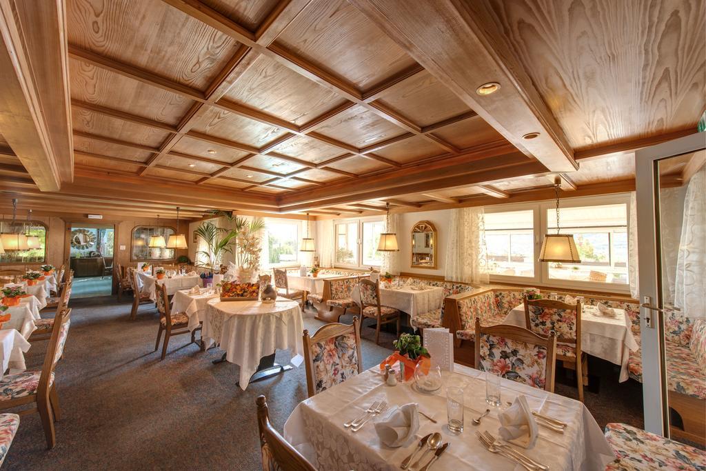 Hotel Waldhof 코르나이아노 외부 사진