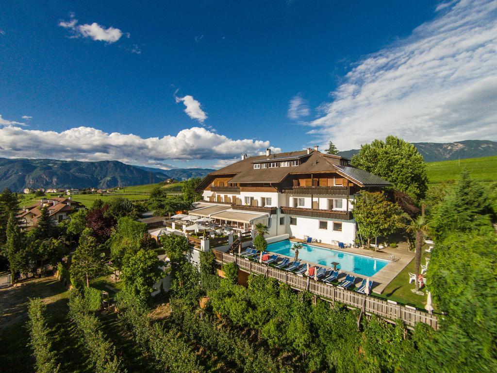 Hotel Waldhof 코르나이아노 외부 사진